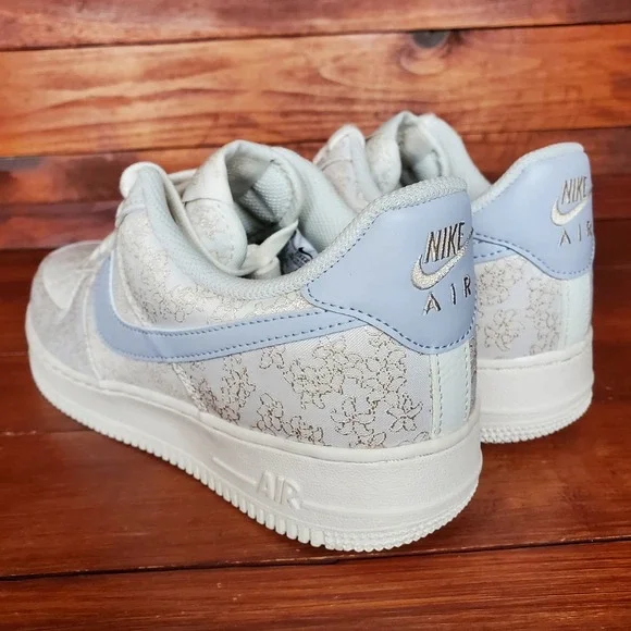 Nike Air Force 1 07 SE Shoes Women‎ 9.5 Grey Jacquard Floral Sail DR6402-900 - Picture 3 of 9